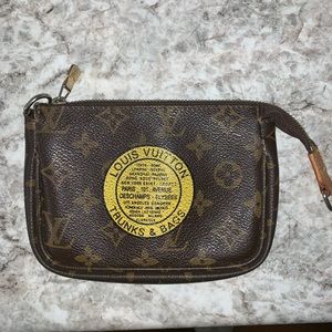 Authentic GUC Louis Vuitton Clutch/Pouch